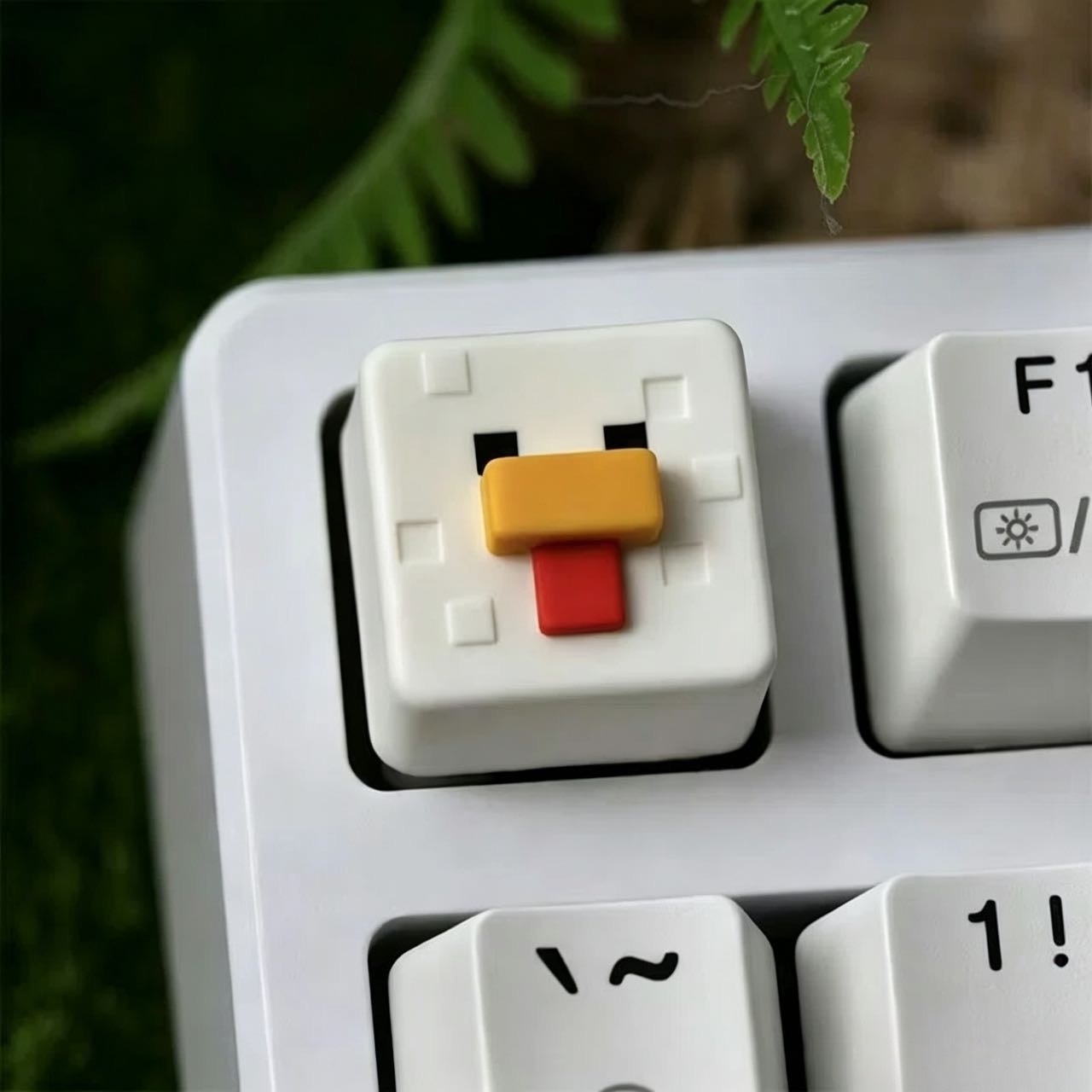 3D Sculpted Minecraft Themed Artisan Keycap, Handmade Game Block Character Keycap Compatible With All MX Mechanical Keyboard Switches, Ideal For ESC R4 Position - Image 4